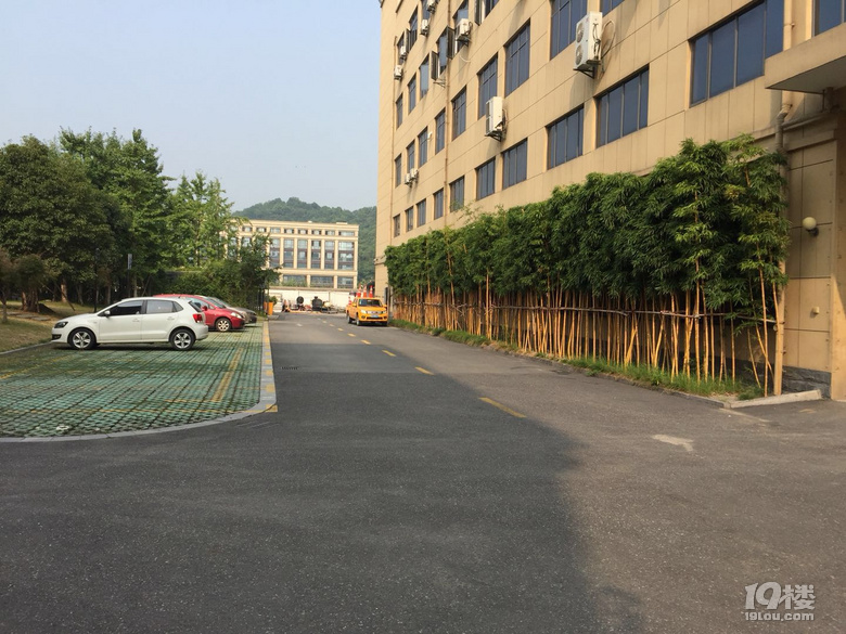 西湖区转塘街道良浮路厂房办公楼出租
