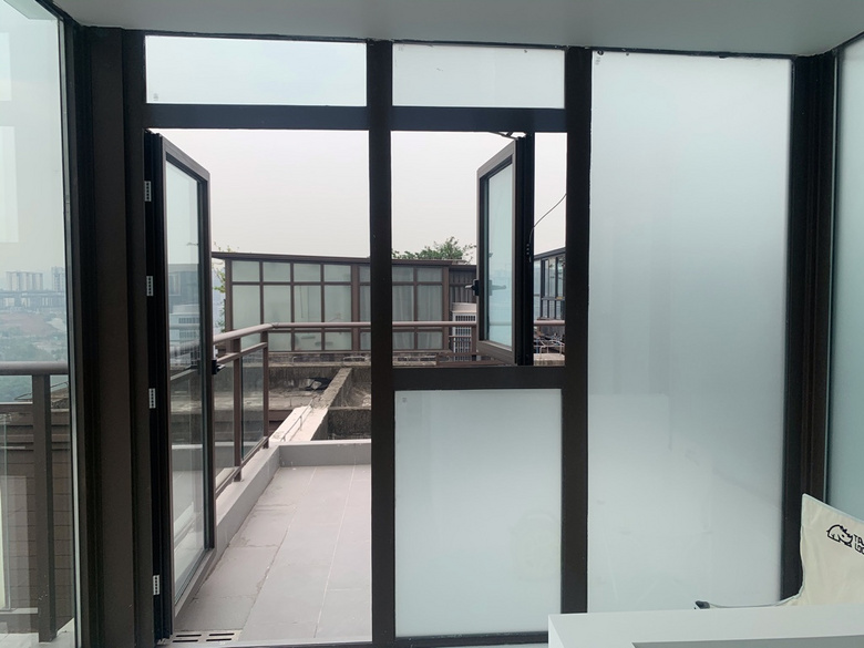 铝合金玻璃雨棚+坚美55断桥平开门平开窗=铝合金玻璃阳光房