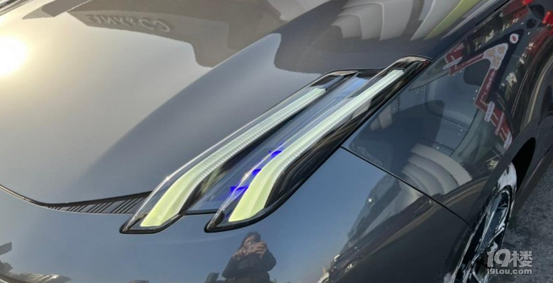 外觀霸氣,內(nèi)飾炫酷,動(dòng)力突出表弟領(lǐng)克03提車作業(yè)