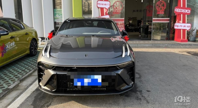 外觀霸氣,內(nèi)飾炫酷,動(dòng)力突出表弟領(lǐng)克03提車作業(yè)