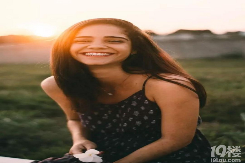 ���Ӹ������Ǹ�ۡ�������ƺ�������ģ������Ҹ��ؾ�