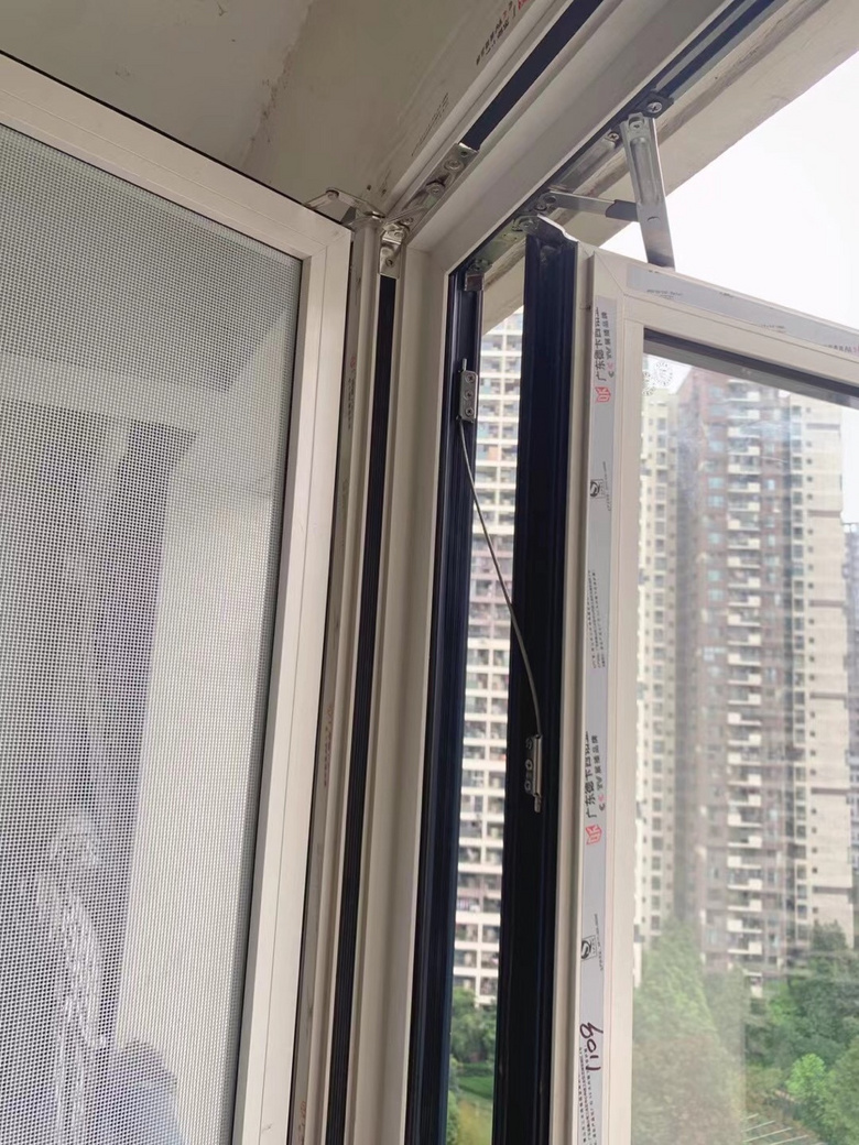 阳台大落地窗———德卡西110断桥窗纱一体系统平开窗