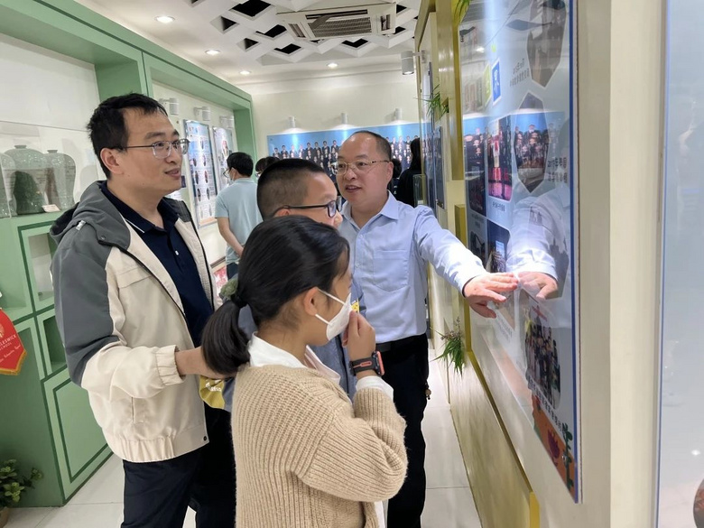 【校園時(shí)訊】時(shí)隔58年,母校的老師,我依然記得您——記拱小百