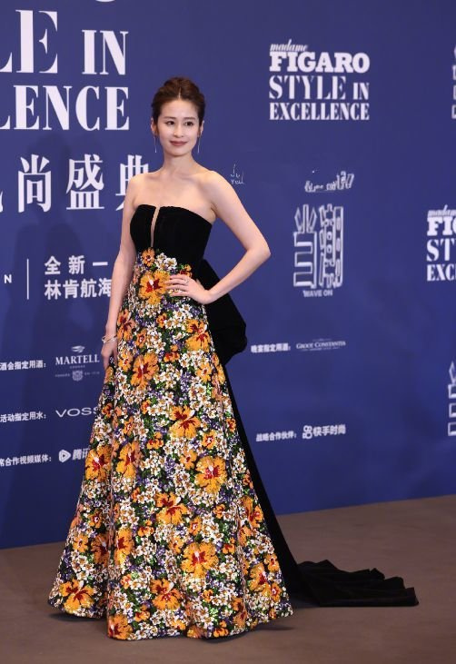 女明星又一时尚盛典美图来袭，霸姐江疏影似黑社会大佬