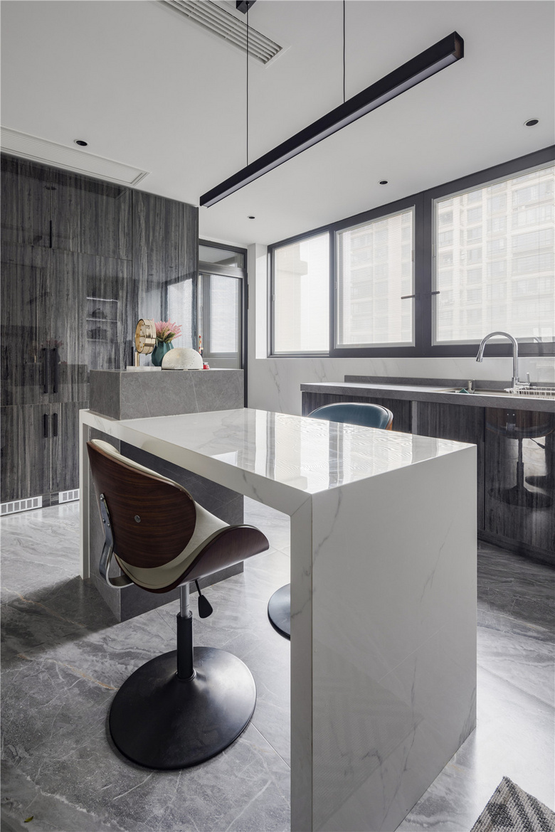 230㎡意式风浪漫上线,阳台两用、卧室多功能,人间真实凡尔赛!