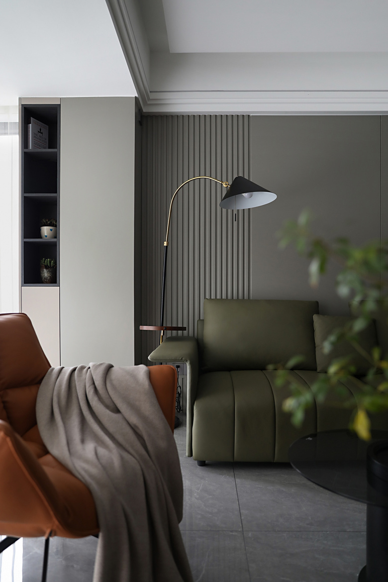 132�O�ִ����ݷ磬�����Դ���Χ�еĺڰ׻ң�