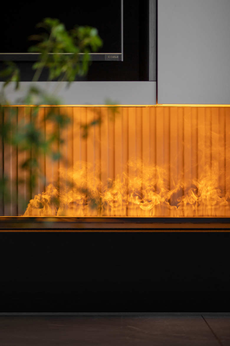 132�O�ִ����ݷ磬�����Դ���Χ�еĺڰ׻ң�