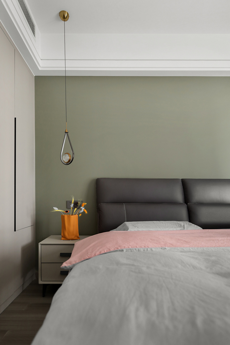 132�O�ִ����ݷ磬�����Դ���Χ�еĺڰ׻ң�