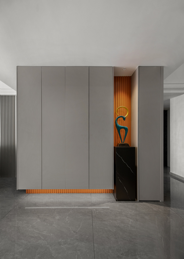 132�O�ִ����ݷ磬�����Դ���Χ�еĺڰ׻ң�