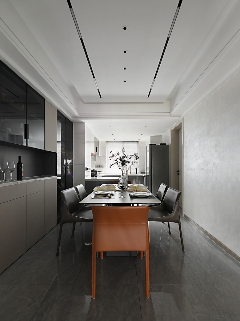 132�O�ִ����ݷ磬�����Դ���Χ�еĺڰ׻ң�