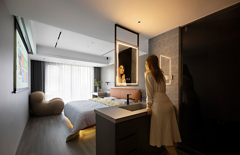 132�O�ִ����ݷ磬�����Դ���Χ�еĺڰ׻ң�