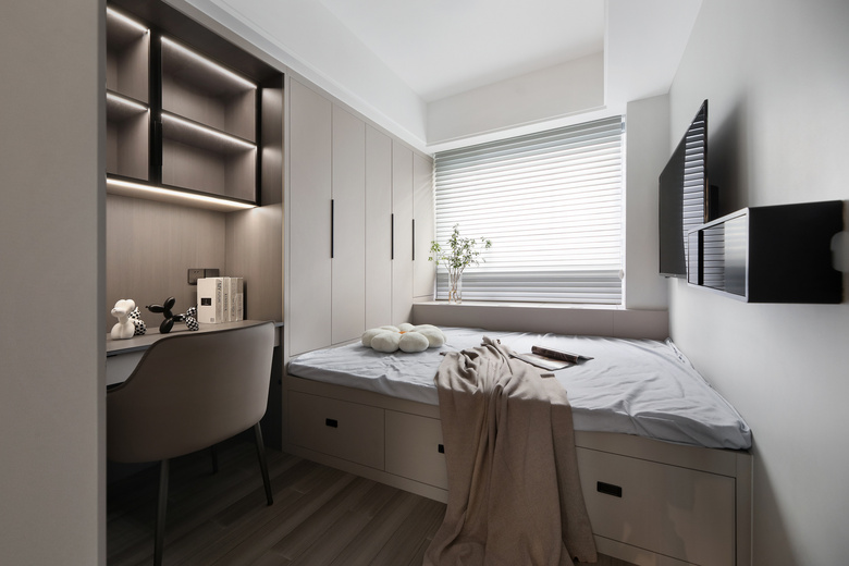 132�O�ִ����ݷ磬�����Դ���Χ�еĺڰ׻ң�