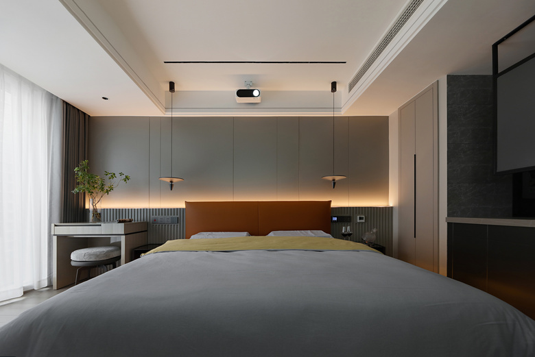 132�O�ִ����ݷ磬�����Դ���Χ�еĺڰ׻ң�