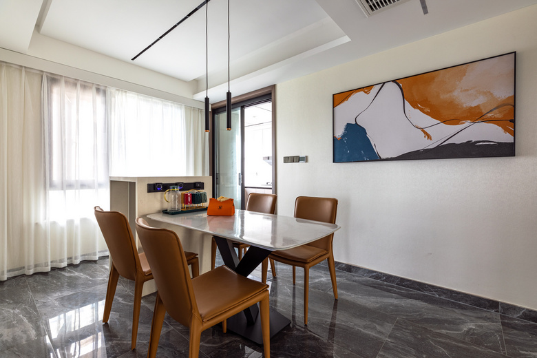 143�O�ִ��磬���Զ๦�ܡ������赺̨��ס��200�O�����ʸУ�