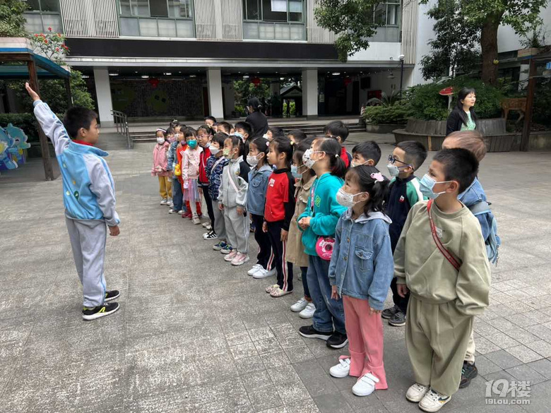 走進小學 感悟成長 ——嘉苑幼兒園參觀省府路小學活動