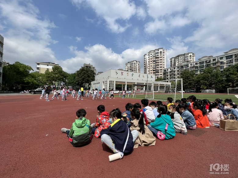 走進小學 感悟成長 ——嘉苑幼兒園參觀省府路小學活動