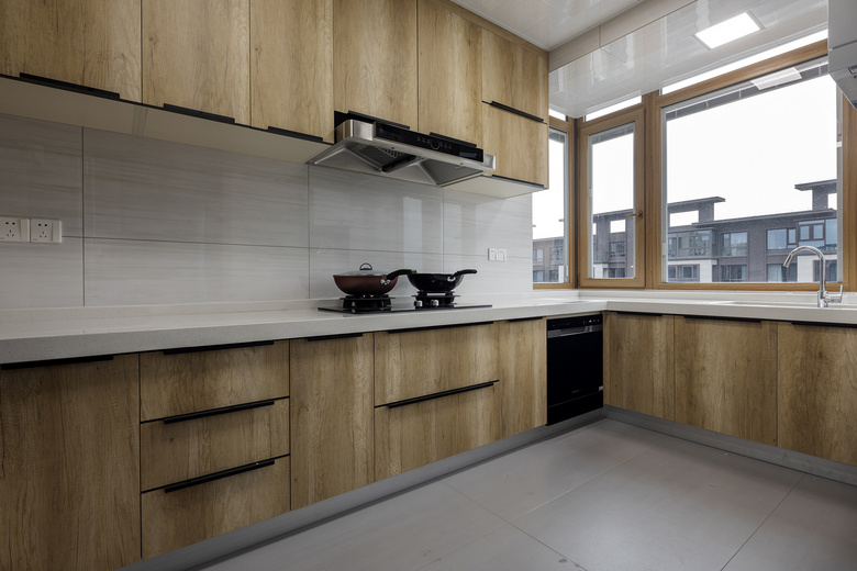 ����һ�Ļ���Ϊ���վ��ͼ��150ƽ��ʽ����������