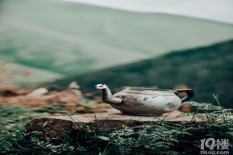 ����⻪Ϫɽ���С��Ҳ������ɺ쳾��ֻΪ;����������