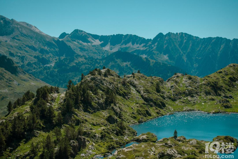 ����⻪Ϫɽ���С��Ҳ������ɺ쳾��ֻΪ;����������