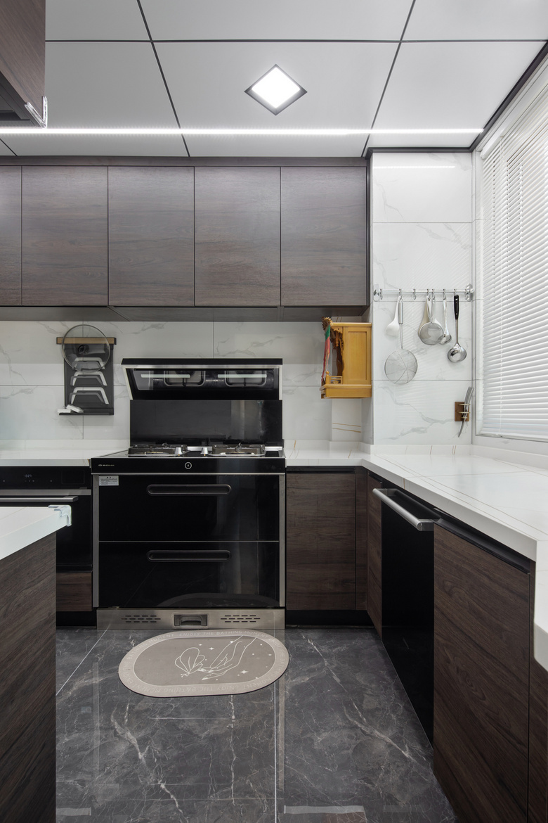 160ƽ���ݷ磬��ƹⲼ�þ��ˣ��뻧������T̨��