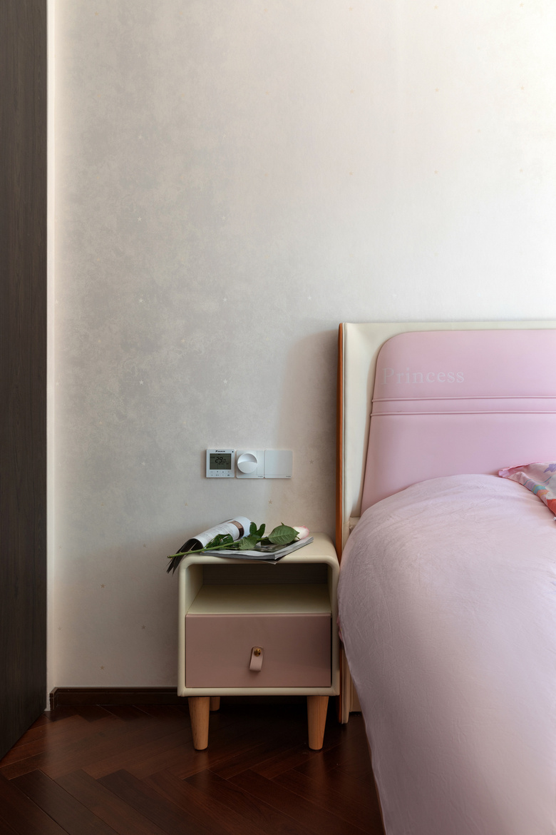 160ƽ���ݷ磬��ƹⲼ�þ��ˣ��뻧������T̨��