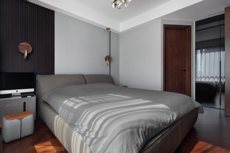 160ƽ���ݷ磬��ƹⲼ�þ��ˣ��뻧������T̨��