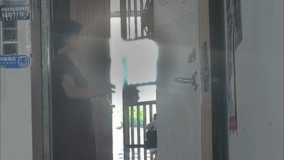 女子去宾馆开房，浙江老板娘直接“扣”下手机，报警！