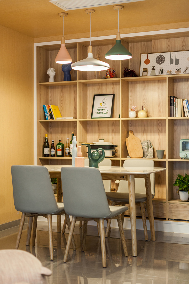 ��ҵĲ�������ɫ������ůɫ���أ�