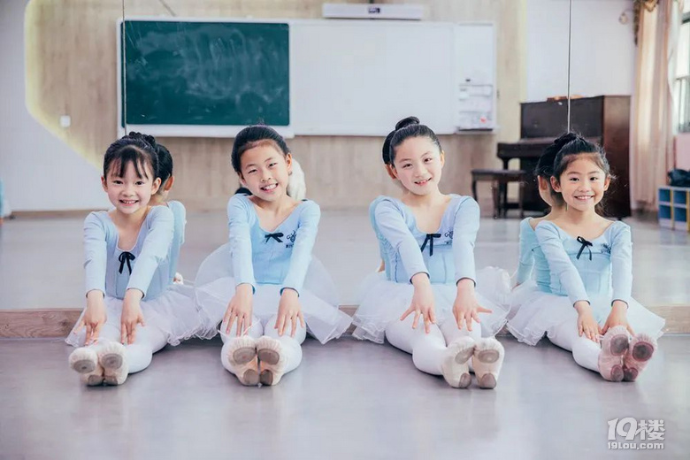 二輪民辦小學(xué)報(bào)名僅此一天!最后一次機(jī)會(huì)抓!