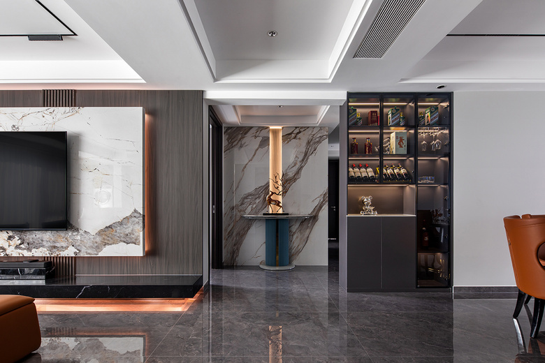 �������Ӷ��ƾƹ���ƣ������¸߶ȣ�