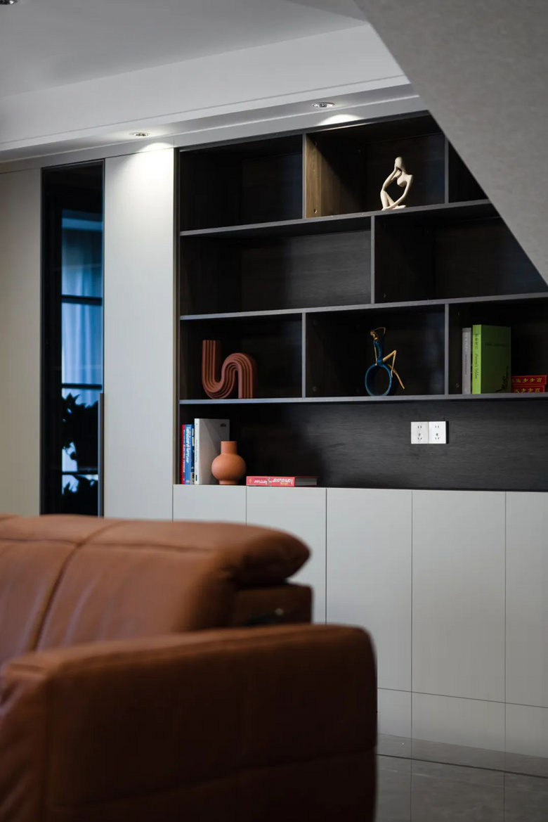 168㎡现代复式宅,以简约为度,让空间传递雅致与气度