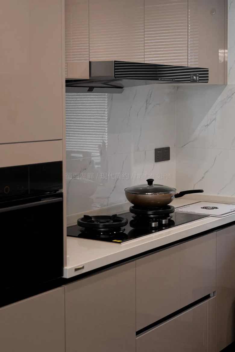 ¾֮136Oִ磬ɫʺгɳж