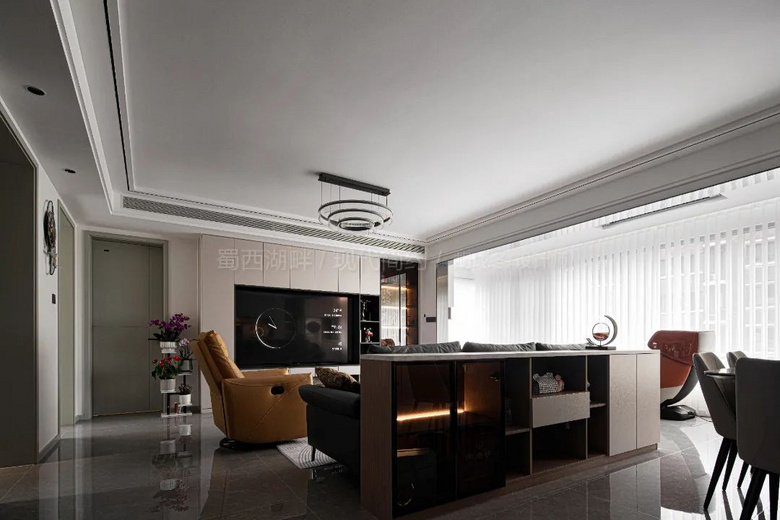 ¾֮136Oִ磬ɫʺгɳж