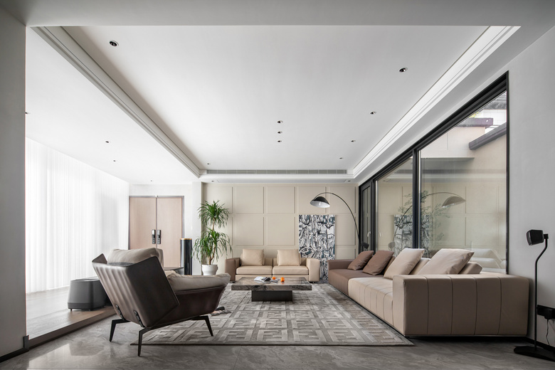 �����ڹ��е�СӰԺ����Ŀ���̽���ҵ����޿��ܣ�