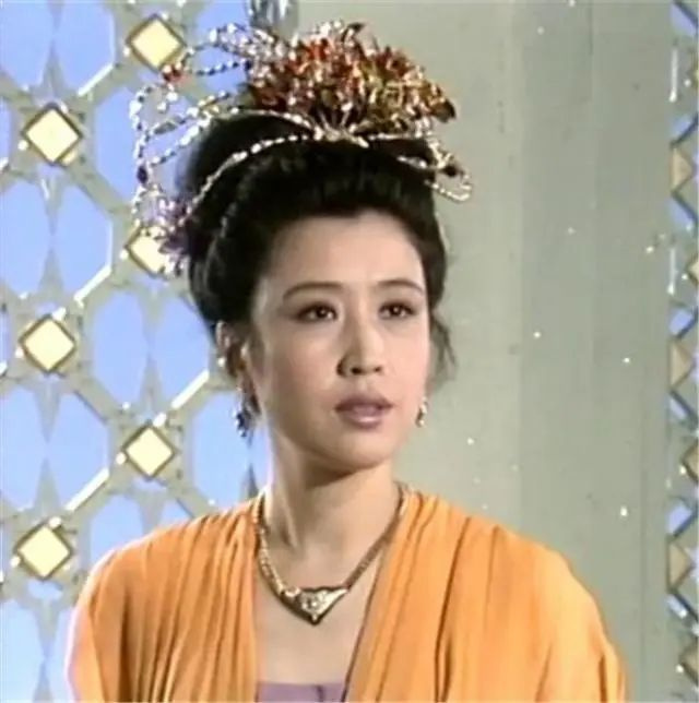 袁泉一件衣服這么豪奢,罕見啊