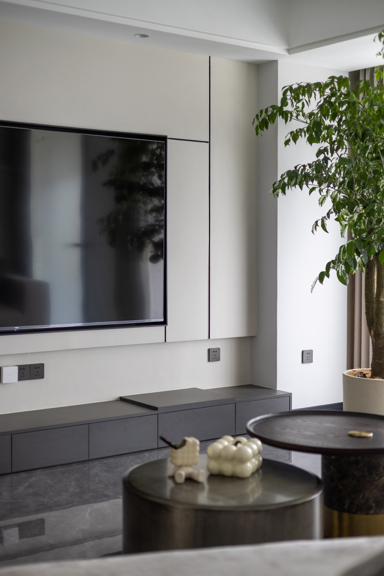 ����װ����ʵ�����޾����գ�