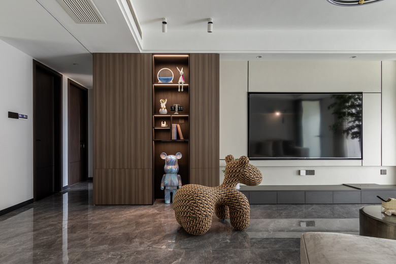 ����װ����ʵ�����޾����գ�