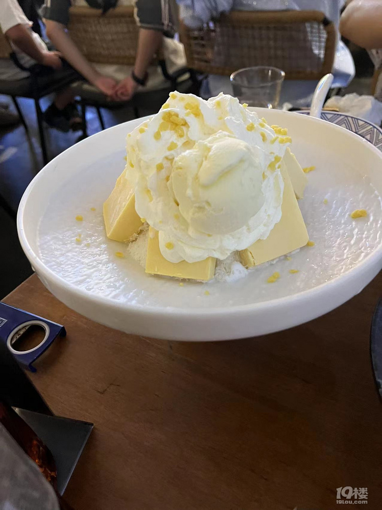 很火的露营烧烤探店