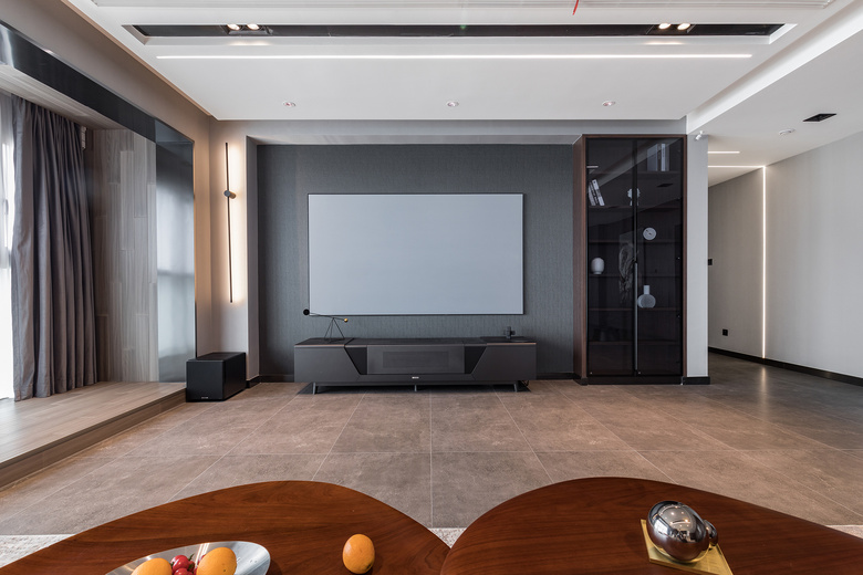 ͶӰ������ӣ���Ŀ��������ڼҿ���Ƭ��