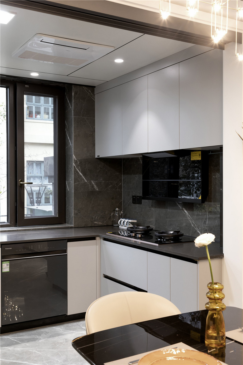 143�O�ִ���ʽ��ȫ������ʵ��0�������֮��װ�޷�����