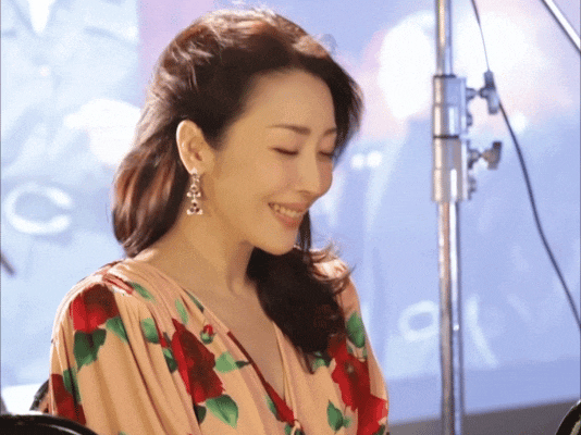 闪婚闪离，百亿女星收割机终于栽了