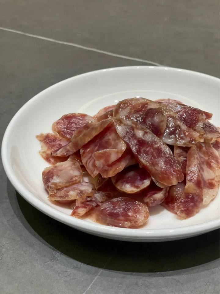 这家食堂营业一个月办卡超1100人，从老年食堂升级为全龄友好食堂