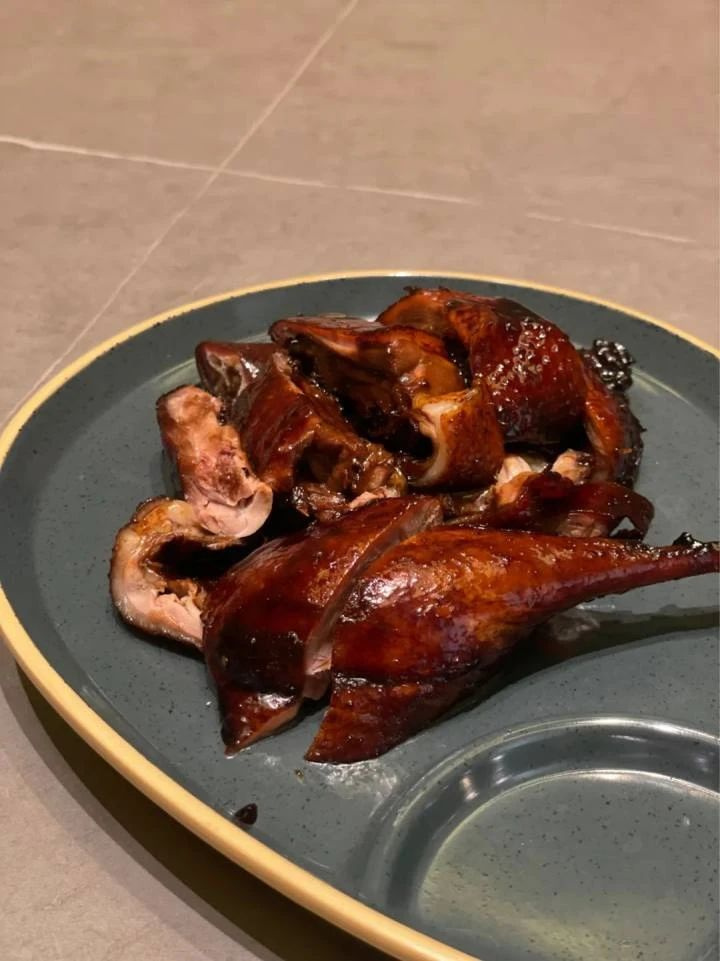 这家食堂营业一个月办卡超1100人，从老年食堂升级为全龄友好食堂