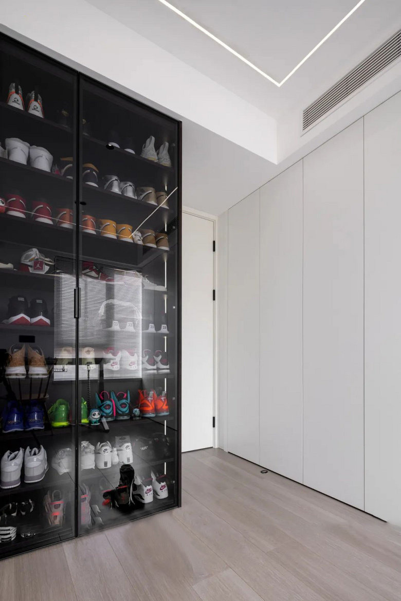 120�O��������ͷ��ƽ�������ڰ׻ұ��ֿռ�����