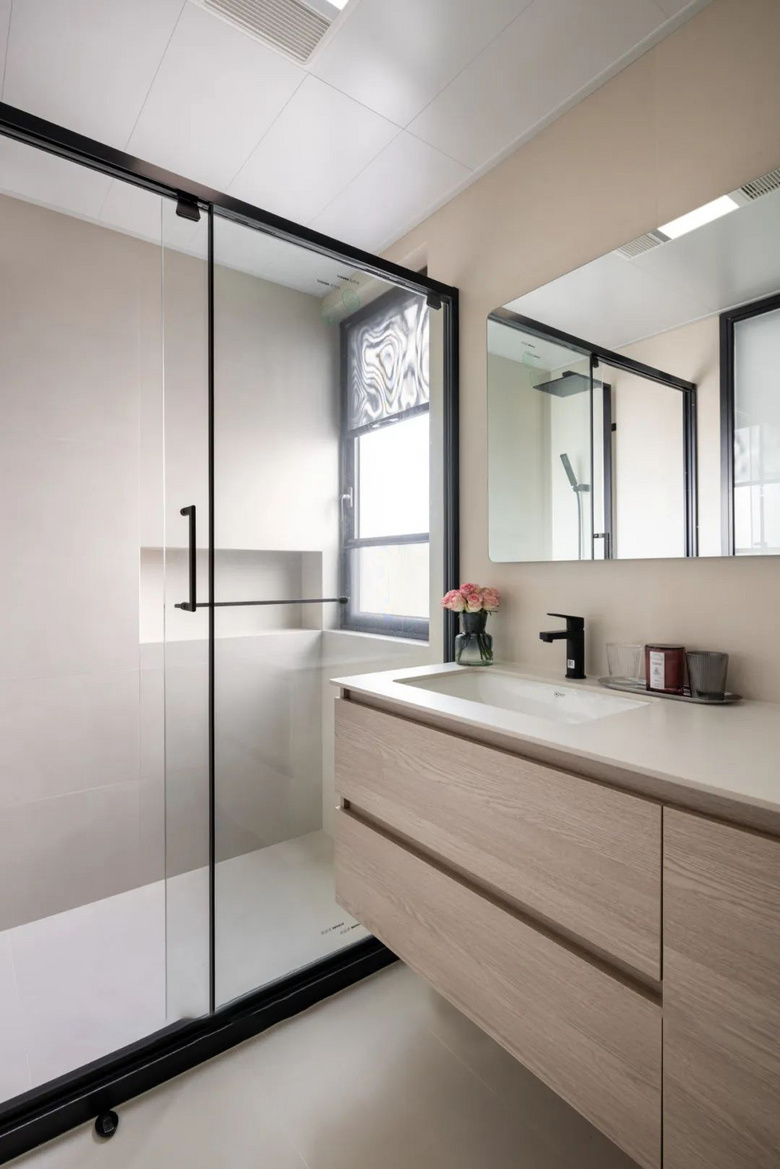 120�O��������ͷ��ƽ�������ڰ׻ұ��ֿռ�����