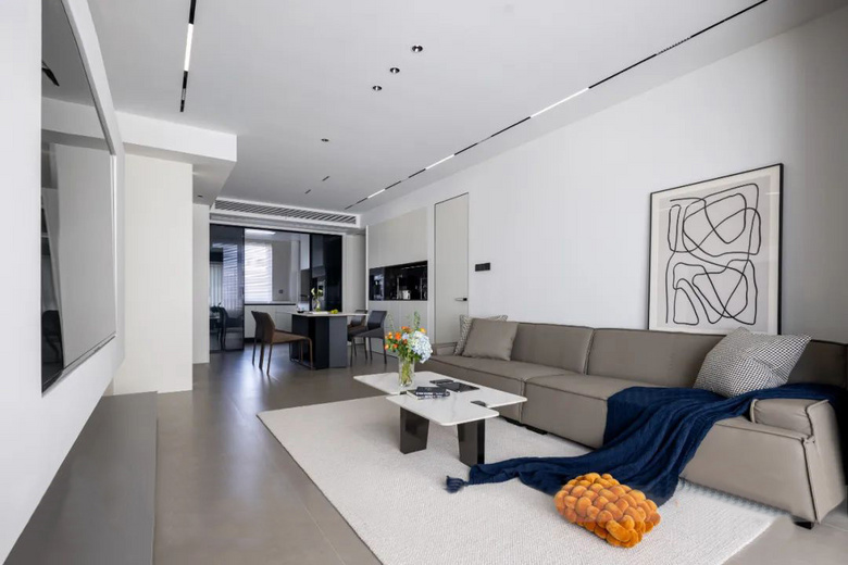 120�O��������ͷ��ƽ�������ڰ׻ұ��ֿռ�����