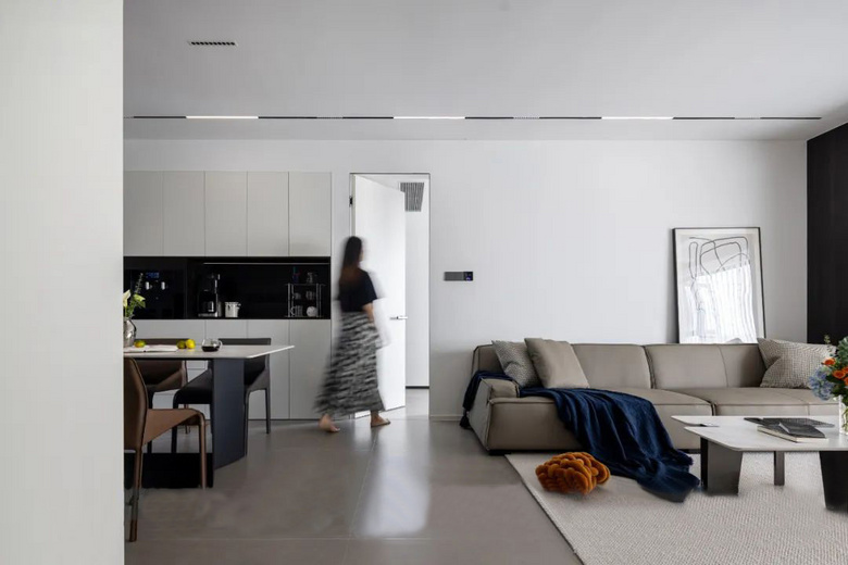 120�O��������ͷ��ƽ�������ڰ׻ұ��ֿռ�����