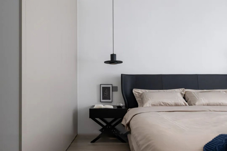 120�O��������ͷ��ƽ�������ڰ׻ұ��ֿռ�����