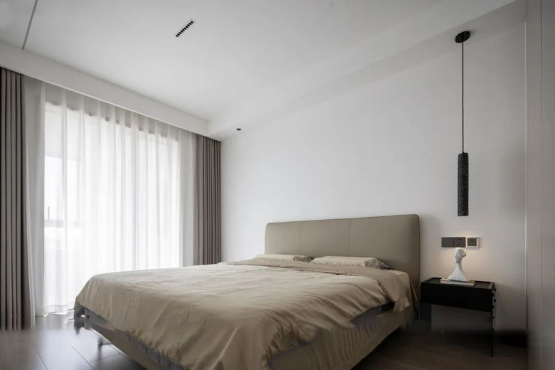 120�O��������ͷ��ƽ�������ڰ׻ұ��ֿռ�����