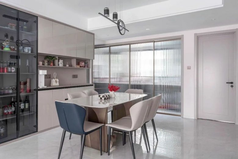 111�O��ɫ���ͷ磬�����ǳɫϵװ����ĳ���������